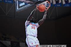 哈雷尔半场12分钟8投6中砍16分4板1助1断！