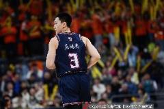 胡明轩半场高效输出16分1板3助1断领跑两队得分榜