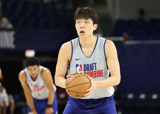 杨瀚森选秀模拟：第33顺位被黄蜂选中，有望冲击首轮