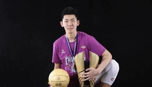 韩德君接班人现身！20分钟26+15，两大隐患成关键阻碍