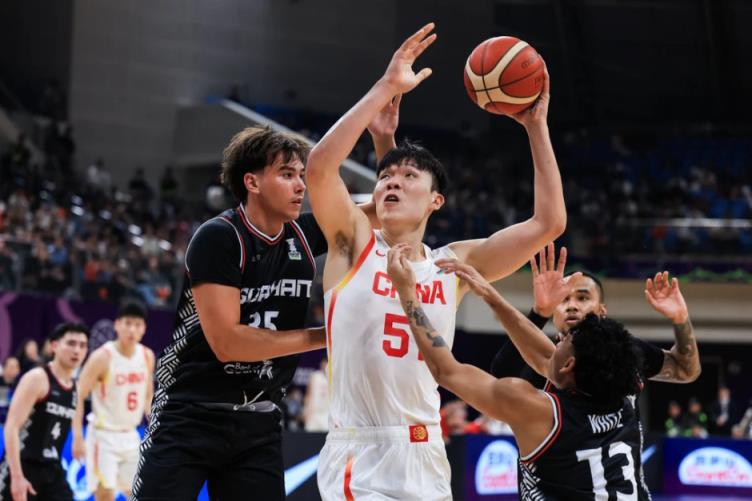 知名NBA选秀模拟网站预测杨瀚森将在41顺位被勇士选中！