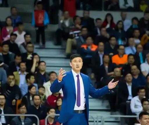 周琦怒斥教练是半吊子，实则暗讽杜锋？真相令人意外