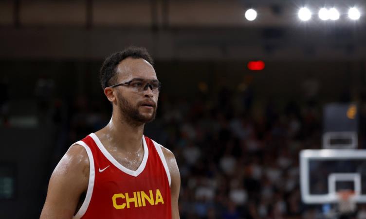 中国篮协新归化计划启动，李凯尔表态愿为国出征