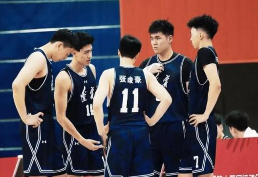 辽宁男篮两大内线新星场均17+10和12+8，杨鸣应重点培养