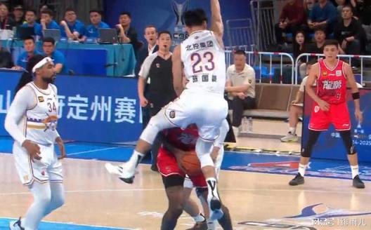 新标题：CBA新空间型4号位球员合同到期，或将加盟广东助阵杜锋