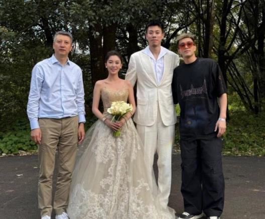 郭士强与郭艾伦出席张镇麟婚礼送上祝福