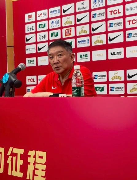 宫鲁鸣直言张子宇对阵日本无锻炼价值，身体多处淤青引关注