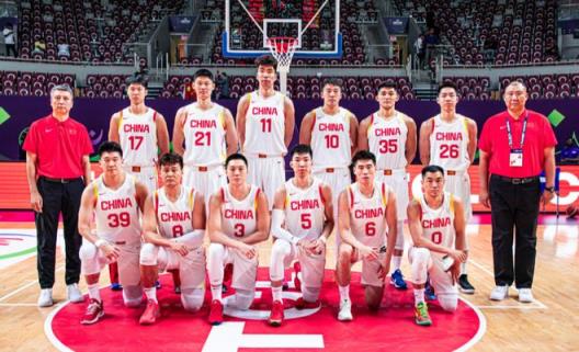 中国男篮大胜印度，赛后数据揭晓，最大功臣并非胡明轩