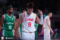 中国男篮对阵约旦首发阵容名单：赵睿、胡明轩、朱俊龙、王俊杰、胡金秋