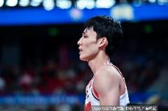 徐杰：破联防不能只靠外线投篮，应学会用犯规断塔克