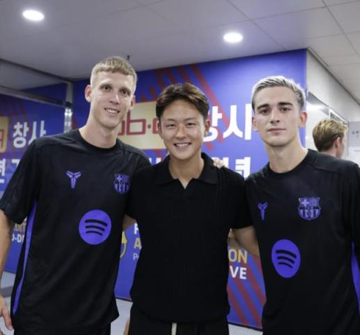 李昇祐：与巴萨队友见面感到开心，他们称赞韩国很棒