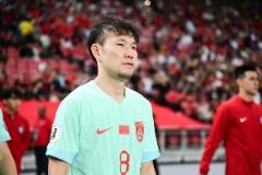 李源一突遭弃用！18强赛前6场铁主力，近2场仅踢27分钟未进名单