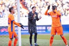 泰山队亚冠5次被罚引关注 罚单公布引热议