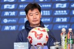 李霄鹏：期待明天比赛展现新面貌，争取良好成绩