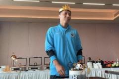深圳新鹏城俱乐部为张卫举办32岁生日庆典：生日快乐