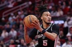 卡斯爾高效表現(xiàn)：24投9中轟22分11板8助