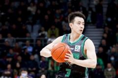 赵继伟手感一般但正负值+34，10中3贡献12分3板12助2断