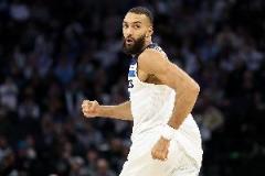 阵中高塔！戈贝尔半场7中3拿7分7板，6个前场板惊艳全场