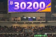 創(chuàng)泰達(dá)足球場創(chuàng)上座紀(jì)錄！京津德比共有30200人現(xiàn)場觀戰(zhàn)
