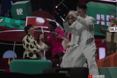 历史级合唱！甲亢哥和大张伟合唱《阳光彩虹小白马》