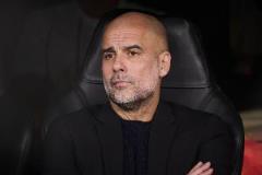 迪尼（可能指意大利足球運動員馬爾科·迪尼）對瓜迪奧拉（ Pep Guardiola）的排兵布陣不理解，這可能是因為他在場上的位置、戰(zhàn)術(shù)角色或者對球隊整體戰(zhàn)術(shù)體系的不熟悉。曼城作為一支擁有世界級教練和戰(zhàn)
