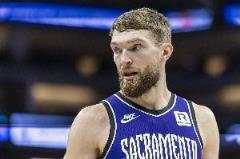 半场神勇！小萨博尼斯5投4中贡献12分6板7助攻
