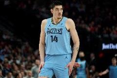 禁区统治者！埃迪9投7中高效轰17分19篮板3抢断1封盖 正负值+31