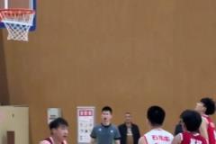 這靜態(tài)天賦是真可以??！楊瀚森站帽余嘉豪，動都不帶動的！