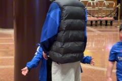 誰懂啊劉誠(chéng)宇06年才18歲，劉誠(chéng)宇臉都紅到耳根了