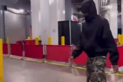 潮流也是NBA的顶端！SGA这出场造型真让人捉摸不透啊！