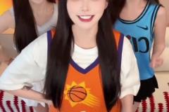 女主播小太陽生娃后回歸崗位，備戰(zhàn)季后賽了