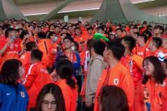 传统老节目！现场实拍泰山球迷在工体“玩乌龟”