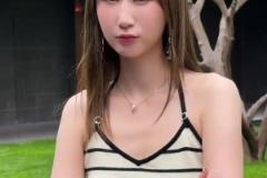 周鵬跟妻子秀恩愛：有誰被劇集刷屏嘛？我們也來模仿一下