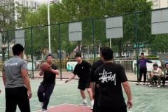 現(xiàn)在的籃球真的越來越看不懂了，大家說說這是走步嗎？？？