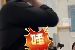 让大姚仰视的存在！姚明现身深圳图书馆被立体书库震惊了