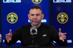 阿德尔曼赞马头套创意独特似NBA风格，期待他们不要激励送我们回家