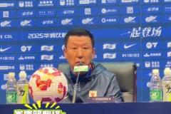 山东泰山0-1上海申花，上海记者赛后提问让崔康熙“破防”