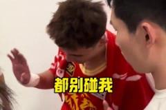 虚惊一场！孙铭徽受伤后第一反应：我听见响了 脚断了