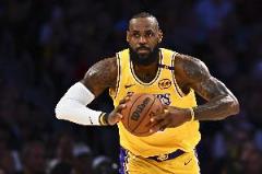 詹姆斯單場27分12板8助3斷3帽成NBA季后賽歷史第一人