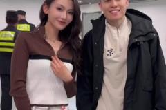 這顏值闊以的哈！美女粉絲和陳盈駿&周琦合影~