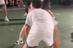 不会英语偏赴美，休息日独爱训练，陈盈骏从普通家庭走向聚光灯