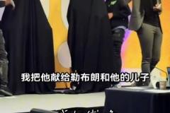 歷史上首個父子蠟像亮相...