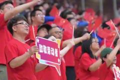 勞動(dòng)者的節(jié)日!環(huán)衛(wèi)工、外賣員等近600名勞動(dòng)者受邀觀看蓉城比賽