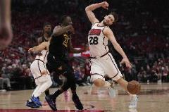 申京23中9+3失误5犯：数据背后的真实表现