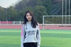 大长腿小姐姐又美又能踢，一看就是练过的