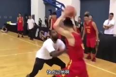 歐文單挑國(guó)青，真就降維打擊唄..