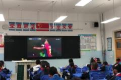 老師真好??！還給同學(xué)們放歐冠看