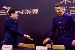 C羅這穿的是中山裝??？這種新中式衣服是真好看啊