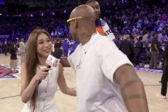 手放哪呢？周玲安曬視頻：馬布里預(yù)測(cè)準(zhǔn)確 尼克斯5場(chǎng)晉級(jí)