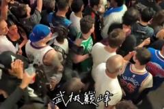 這也太勇了，綠軍球迷賽后在尼克斯球迷的嘲諷中離開...